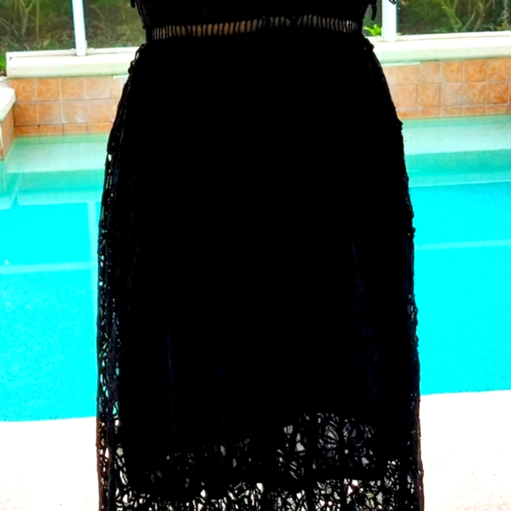 Off The Shoulder crochet midi dress - Picture 7 of 14